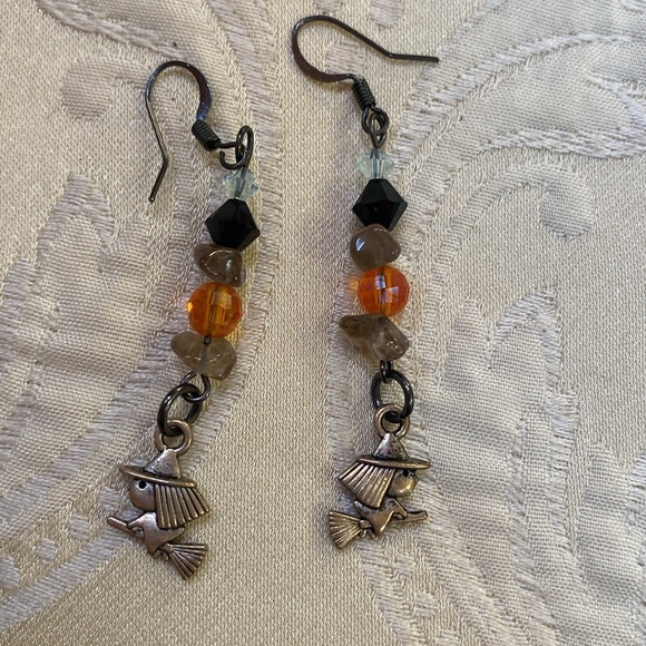 Pamela Reece Originals-porcelain Witch-boot & crystal necklace/earrings set - Picture 5 of 5